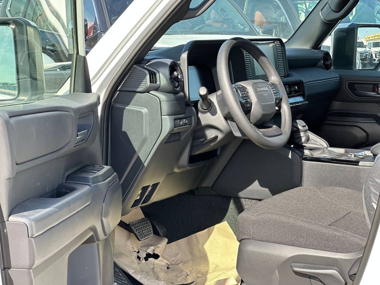 تويوتا برادو 2.8 لتر تيربو ديزل أوتوماتيك // 2026 // خيار ALR مع ثلاجة، فتحة سقف، مشغل DVD وكاميرا خلفية // عرض خ