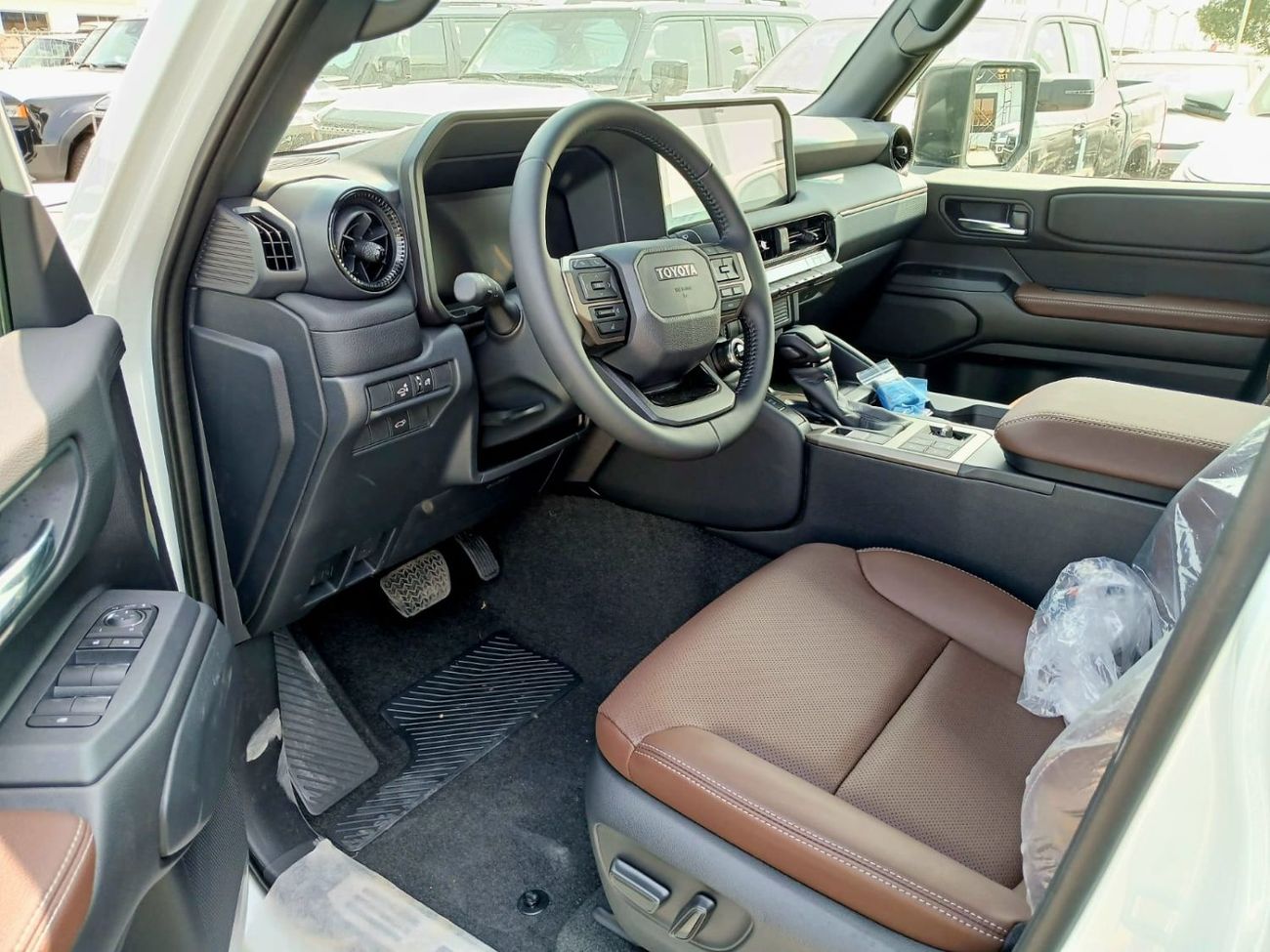 Toyota Prado TOYOTA PRADO DIESEL 2.8L  MID OPTION 2025