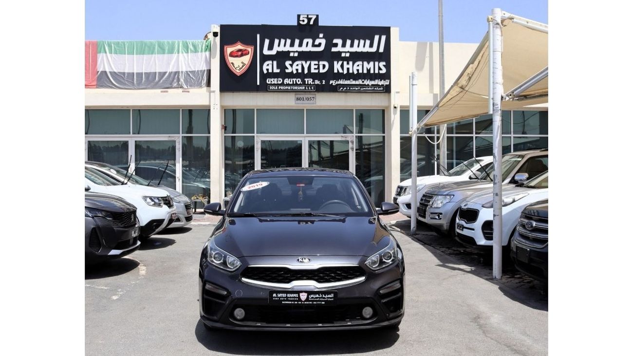 كيا سيراتو EX خالية من الحوادث - خليجي - مكينة 1600 سي سي - بحالة الوكالة من الداخل والخراج