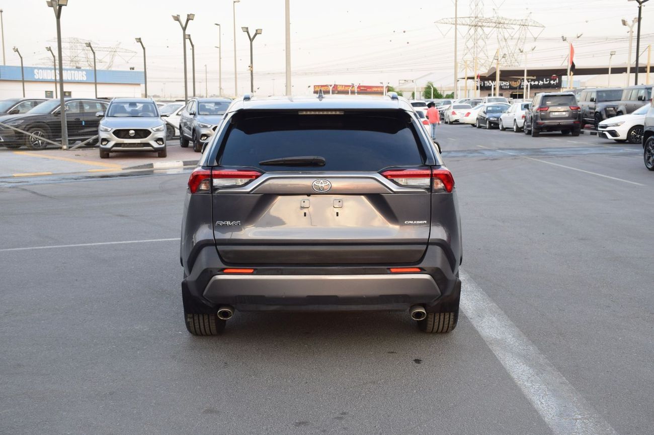 تويوتا راف ٤ LE 2.0L FWD Petrol (Right Hand)