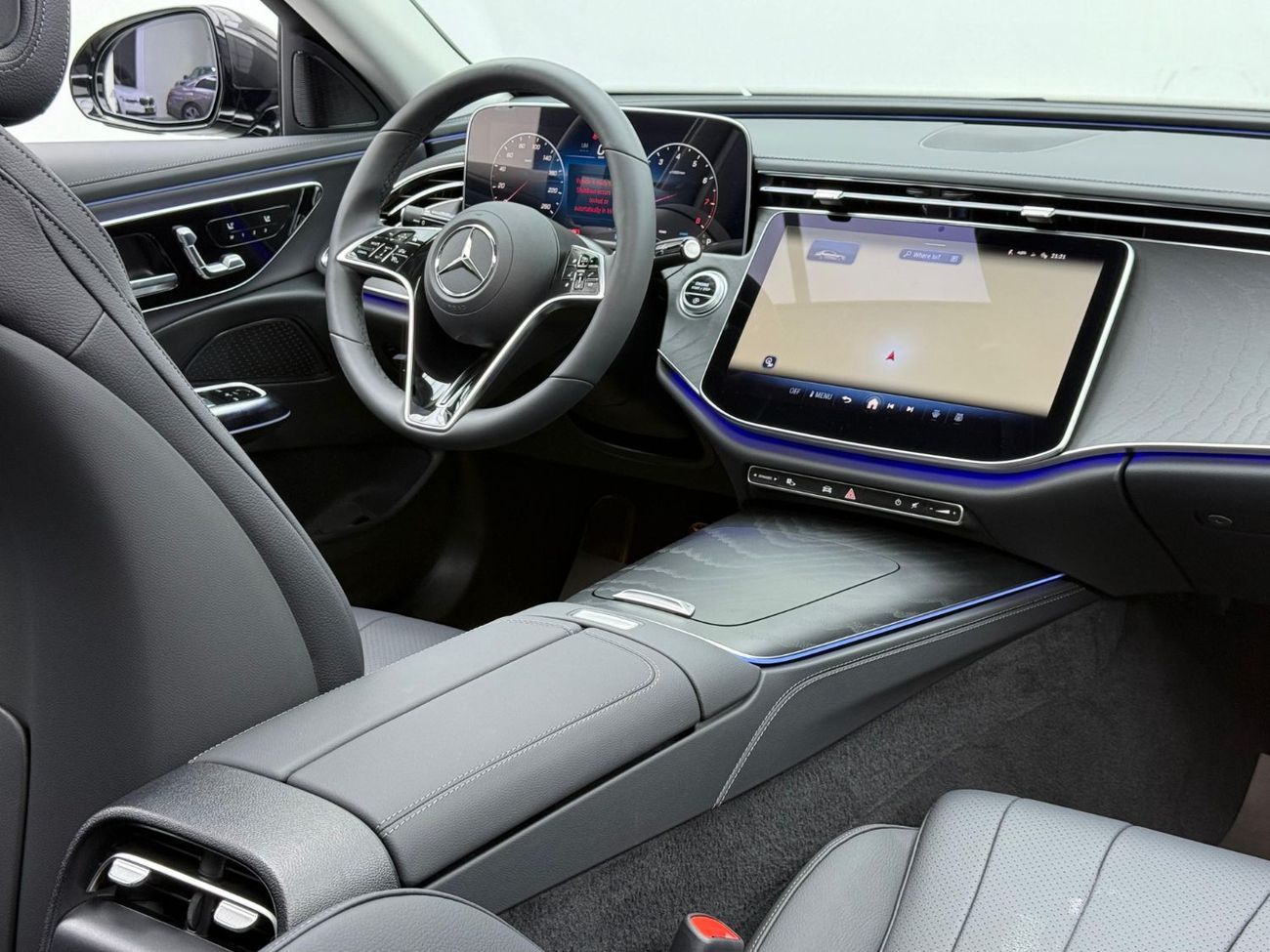 مرسيدس بنز E200 2.0L 2024 Mercedes Benz E200 AMG, Warranty, Fully Loaded, Very Low Kms, Excellent Condition, Korean