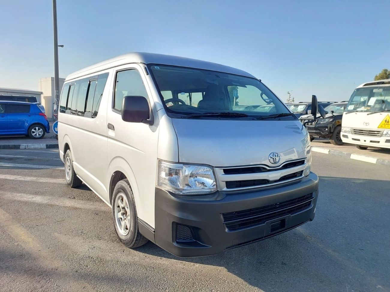 Toyota Hiace TOYOTA HIACE COMMUTER VAN RHD 2013 MODEL 2.7 L PETROL AUTOMATIC(PM32888)