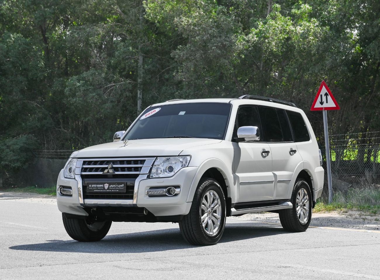 Mitsubishi Pajero GLS Mid 3.8L (274 HP) Mitsubishi Pajero 3.8L 2020 GCC Original Paint accident-free