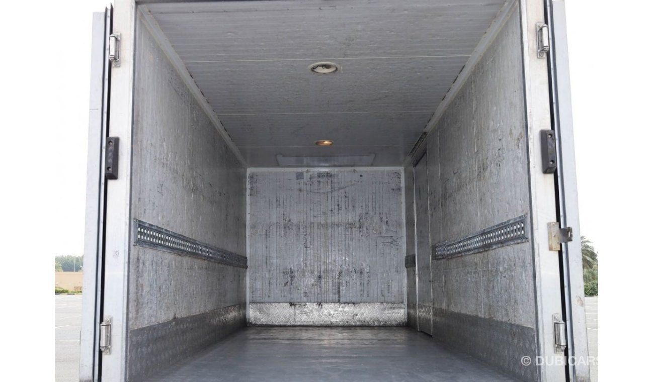 Mitsubishi Fuso Canter Short Chassis with Tail Lift | Excellent Condition | GCC Specs