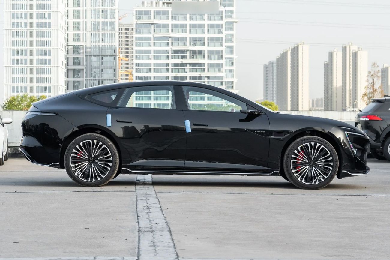 Avatr 12 Performance AWD Avatr 12 4WD Master