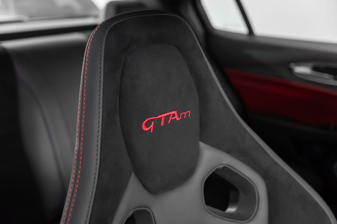 ألفا روميو جوليا Quadrifoglio 2.9L (505 HP)