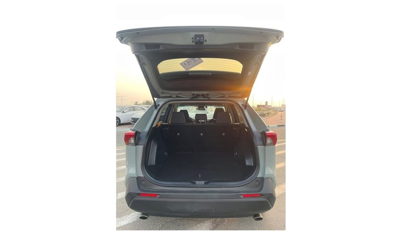 تويوتا راف ٤ 2020 Toyota Rav4 Hybrid Fuel 2.5L V4 MidOption+ Push Start - 4x4 AWD - 38,000 Mileage