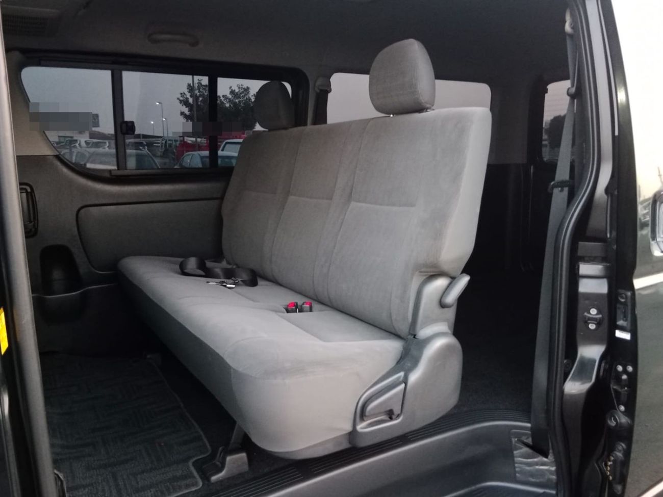 Toyota Hiace TOYOTA HIACE VAN RIGHT HAND DRIVE(PM74575)