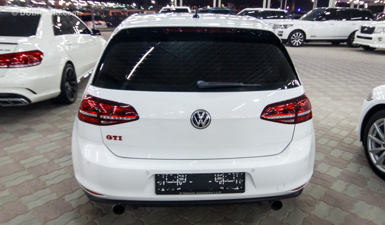 Volkswagen Golf GTI