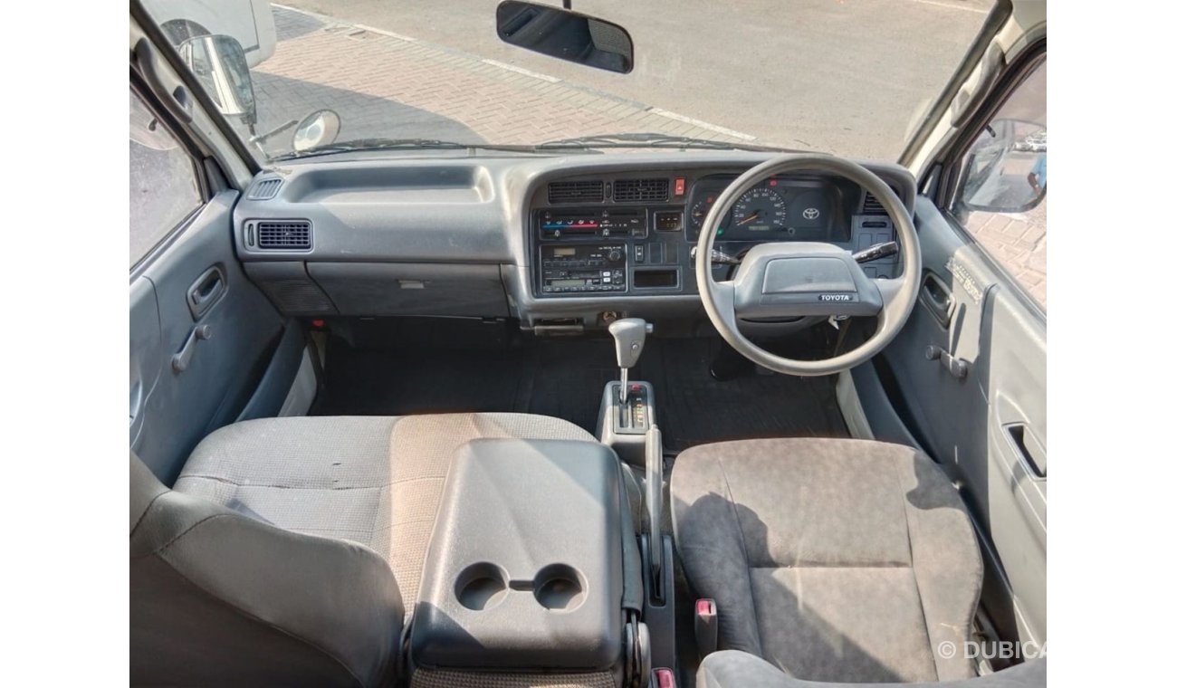 Toyota Hiace TOYOTA HIACE VAN RIGHT HAND DRIVE (PM1471)