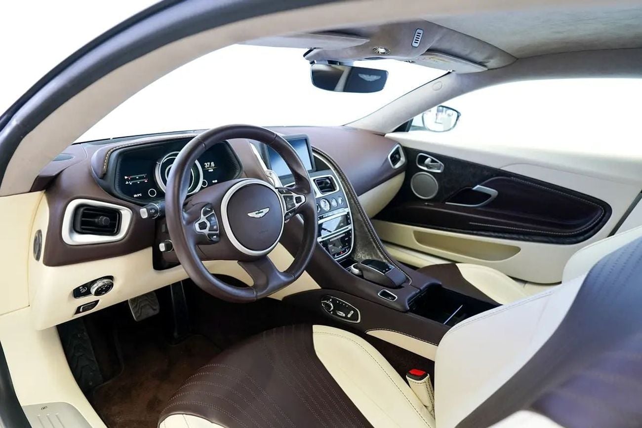Aston Martin DB11 AMR Std 5.2L