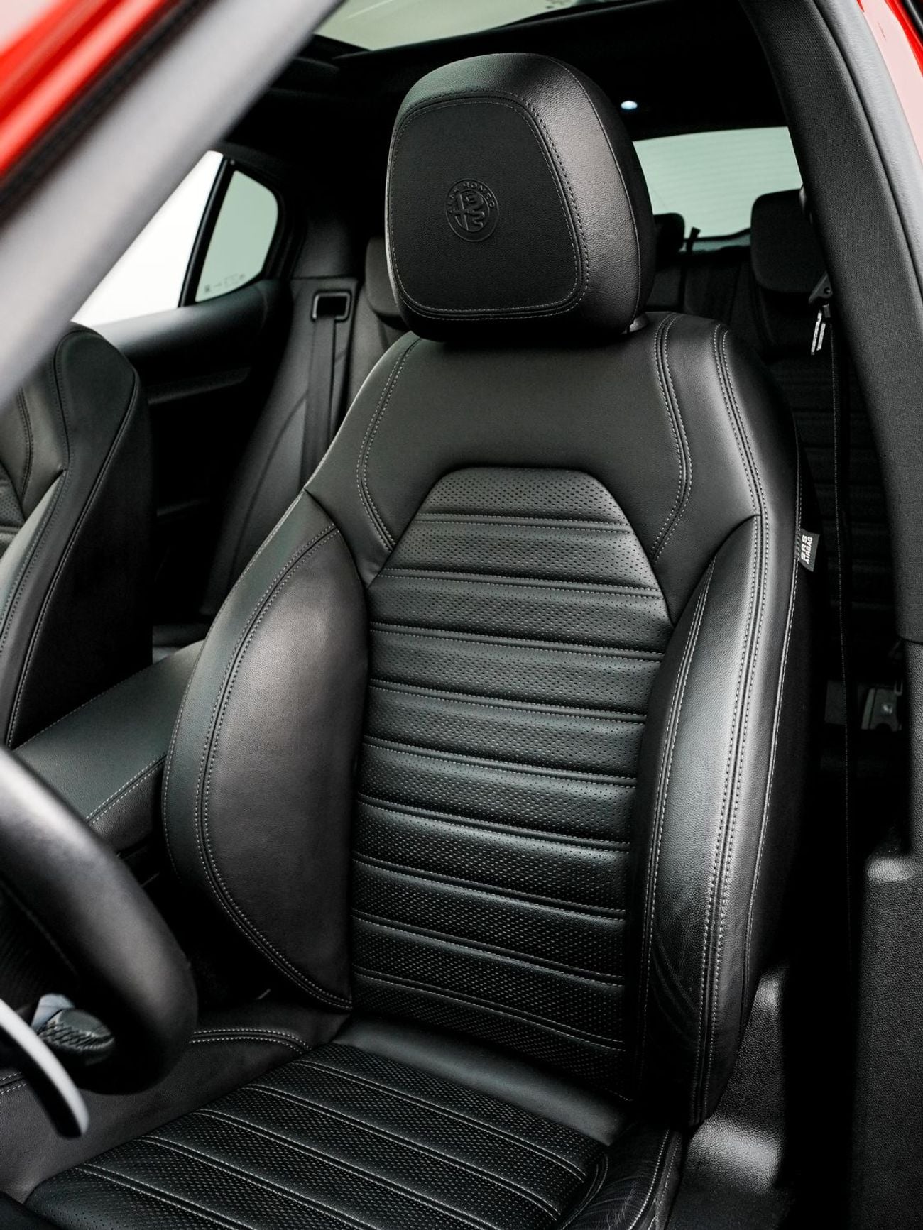 ألفا روميو ستيلفيو Veloce 2023 Alfa Romeo Stelvio Q4, 2028 Alfa Romeo Warranty, Low Kms, GCC