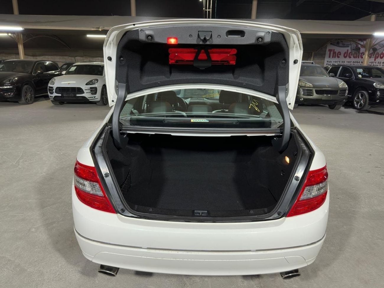 مرسيدس بنز C 300 MERCEDES C-CLASS C300 2010 3.0L | FULL SERVICE HISTORY | TWO KEYS | BLACK LEATHER INTERIOR