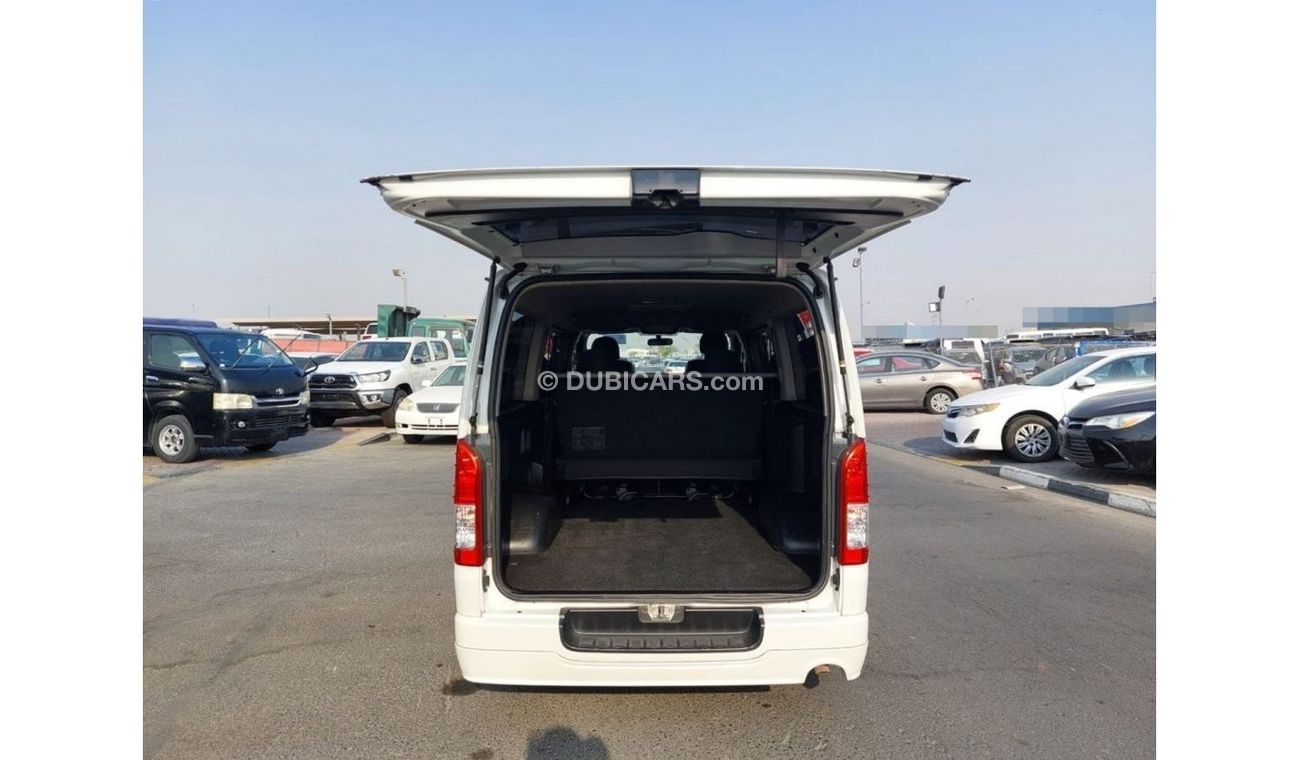 تويوتا هاياس TOYOTA HIACE VAN RIGHT HAND DRIVE(PM30696)