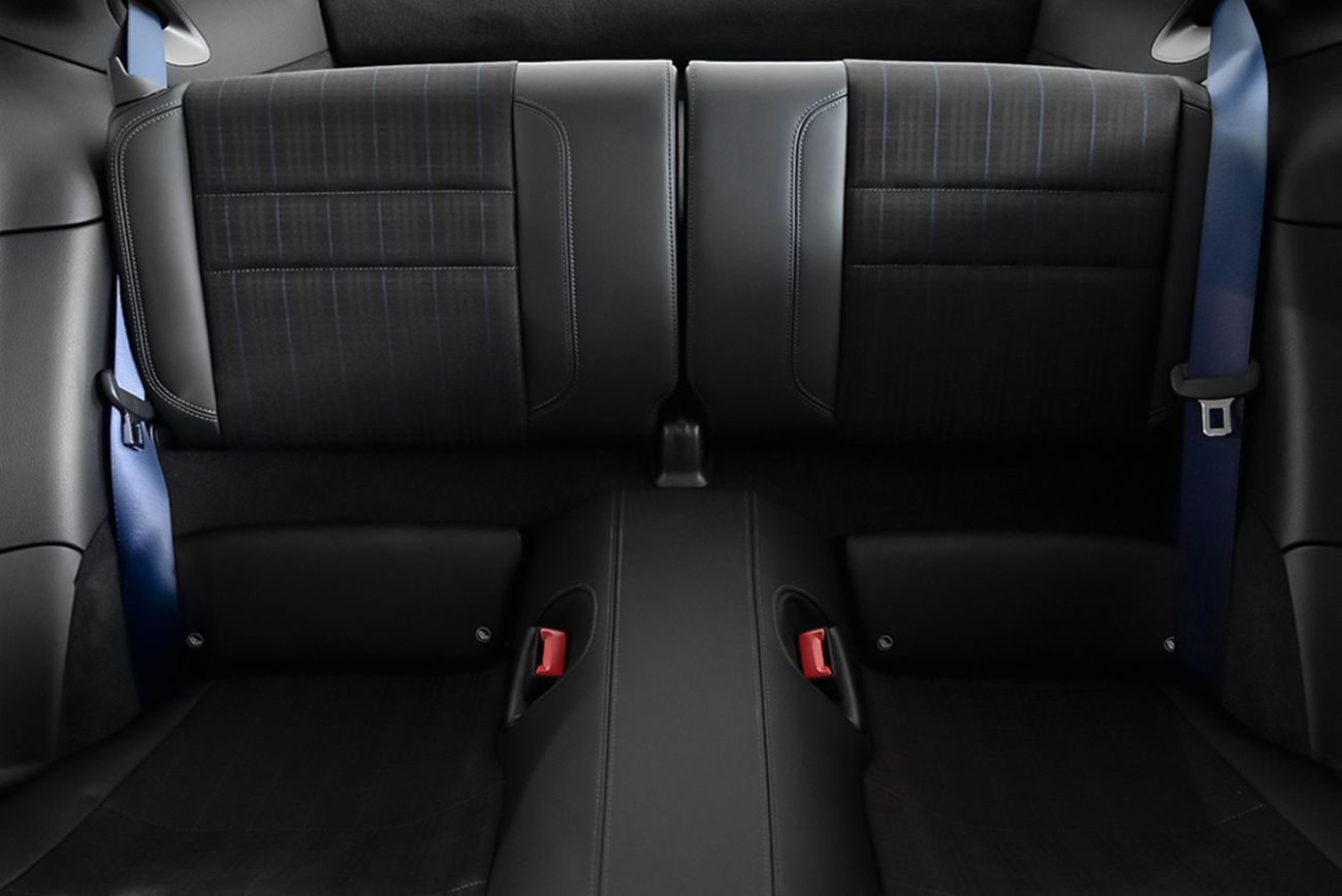 Porsche 911 Carrera 3.0L (380 HP) Coupe Carrera 3.0L