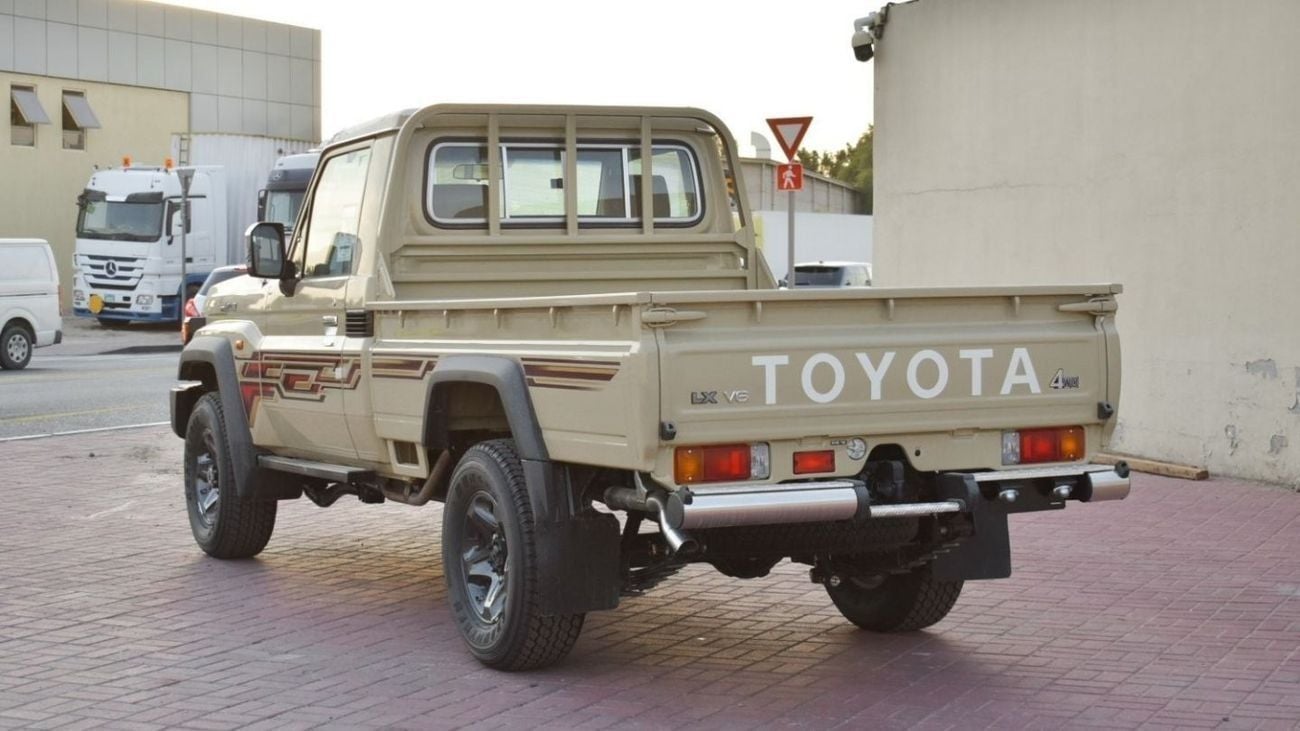 تويوتا لاند كروزر بيك آب LC79 Pickup 4.0L Full Option Automatic