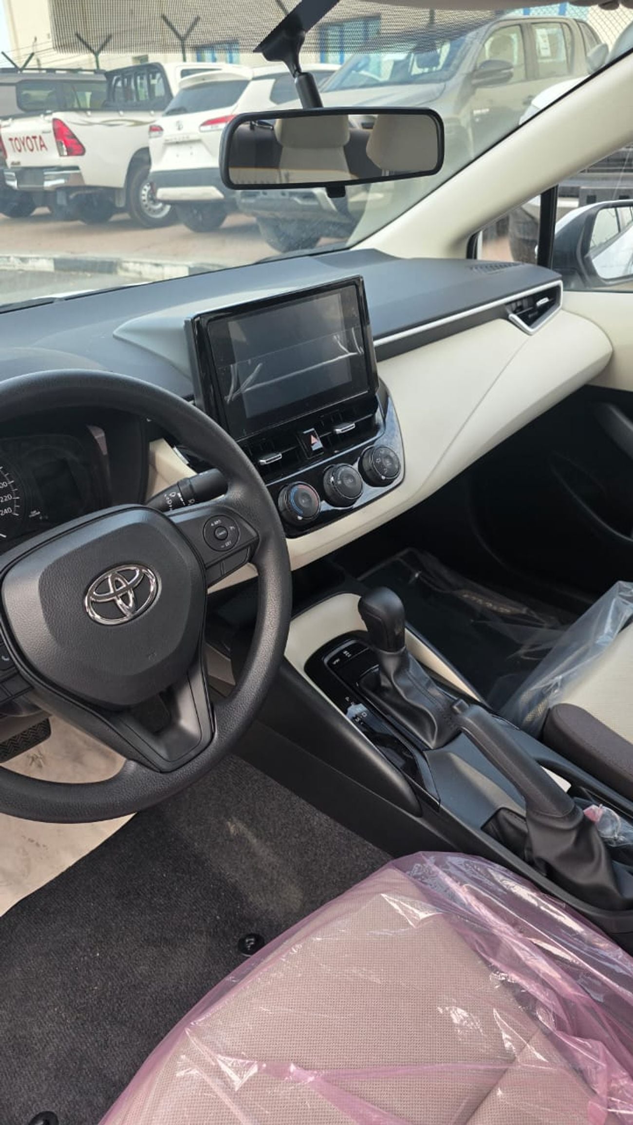 Toyota Corolla TOYOTA COROLLA 2.0L AT WITH SUNROOF WHITE 2026