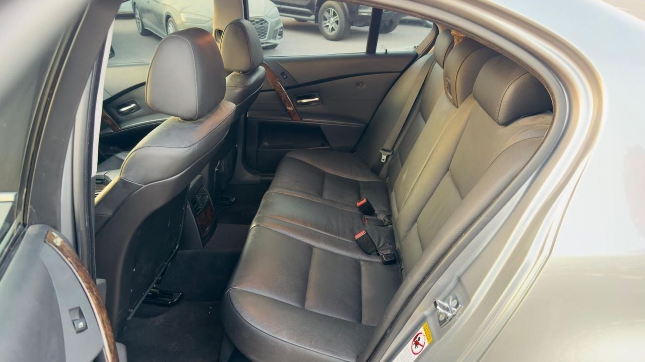 بي أم دبليو 530i 2006 BMW 530i SEDAN | 3.0L PETROL ENGINE | LHD | AUTOMATIC TRANSMISSION | 2WD | LEATHER SEATS | SUNR