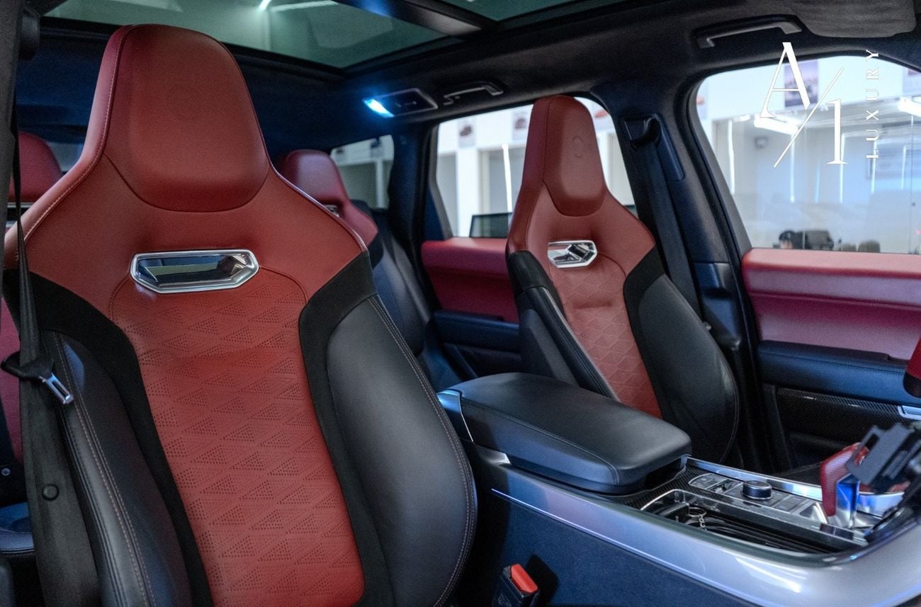 لاند روفر رينج روفر سبورت 2019 Range Rover SVR, Fully Loaded, Excellent Condition, Carbon Fibre Package, GCC Spec