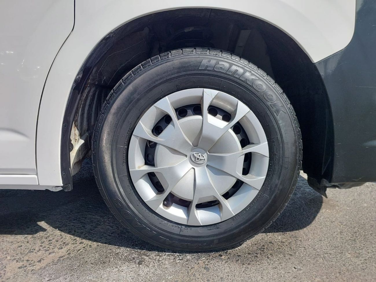 Toyota Hiace (RAMADAN OFFER) TOYOTA HIACE VAN RHD 2020 MODEL 2.8 L DIESEL AUTOMATIC(PM14560)