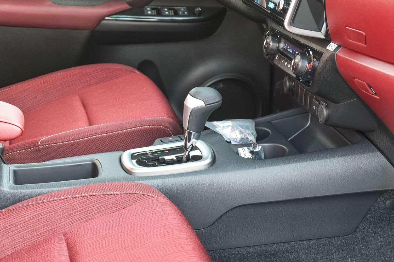 تويوتا هيلوكس HILUX GLX 2.7L  FULL OPTION