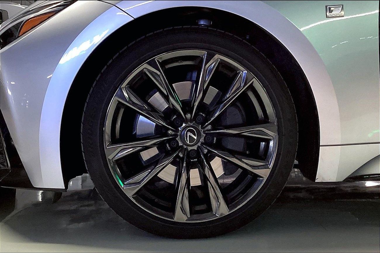 لكزس IS 350 F Sport Platinum | شامل الضمان | 0 ﺪﻔﻋﺓ ﺃﻮﻟﻯ