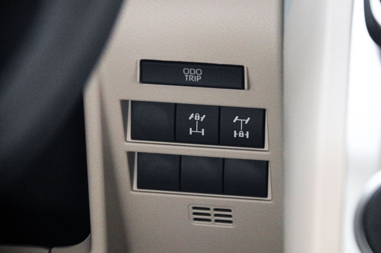 Toyota Land Cruiser Toyota Land Cruiser GXR | 4L | Best Export Price