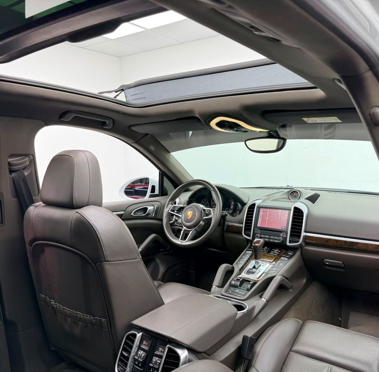 Porsche Cayenne PLATINUM EDITION 2018 Porsche Cayenne Platinum, Service History, Fully, Loaded, Excellent Condition, GCC