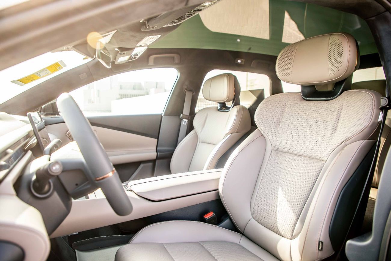 لينك أند كو Z10 2025 Lynk & Co Z10 Max - Fluid Grey Inside Beige