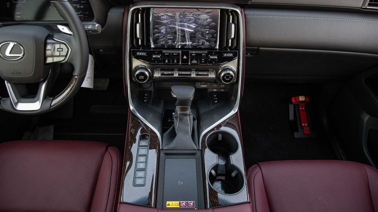 Lexus LX 600 TURBO SPORT ML/2025/SUV/ Export only.