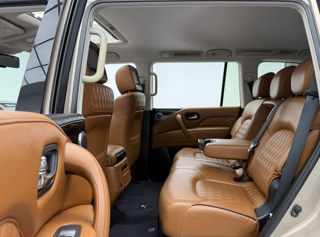 Infiniti QX80 Sensory 8 5.6L 2020 Infiniti QX80 Sensory, Warranty, Full Service History, Excellent Condition, GCC