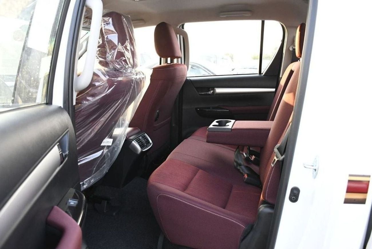 تويوتا هيلوكس 2.7L AUTOMATIC FULL OPTION