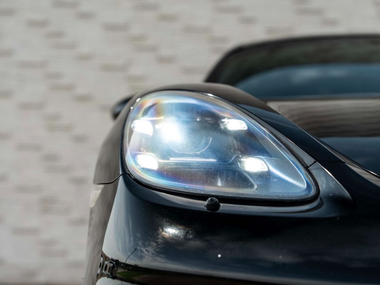 Porsche 718 Cayman GT4 4.0L (420 HP) M/T