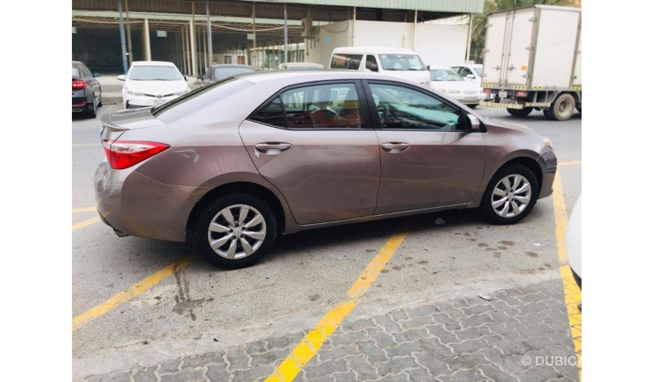 Toyota Corolla 2015 Passing From RTA Dubai for Urgent SALE