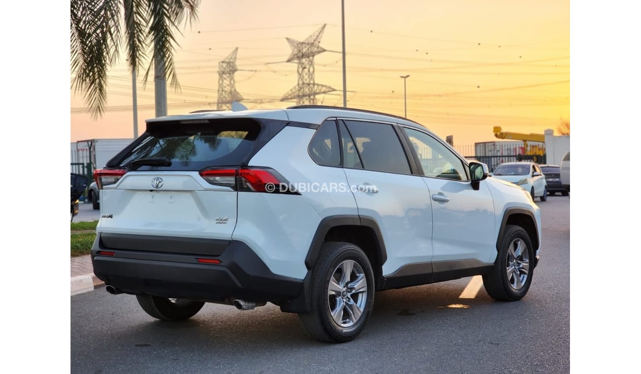 تويوتا راف ٤ TOYOTA RAV4 XLE FULL OPTIONS 4X4