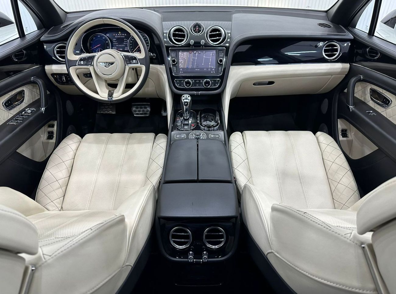 بنتلي بينتايجا Std