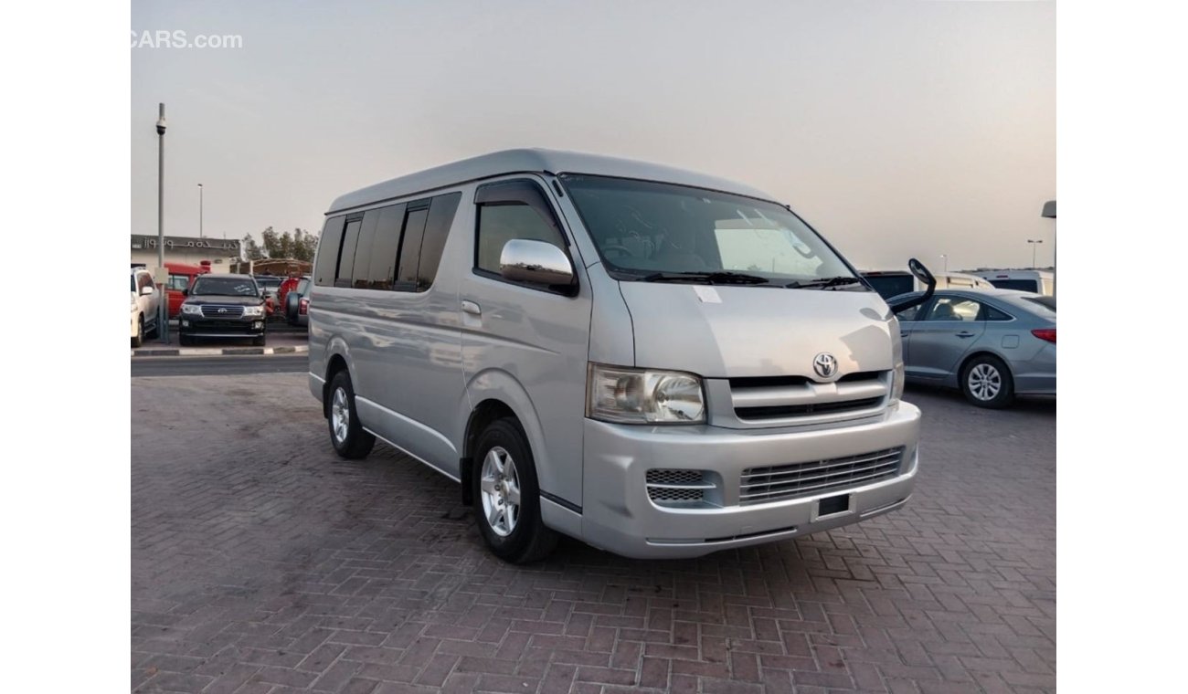 تويوتا هاياس TOYOTA HIACE VAN RIGHT HAND DRIVE (PM1518)