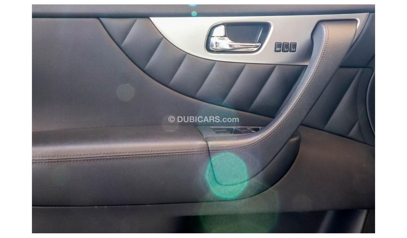 Infiniti QX70 Limited S51