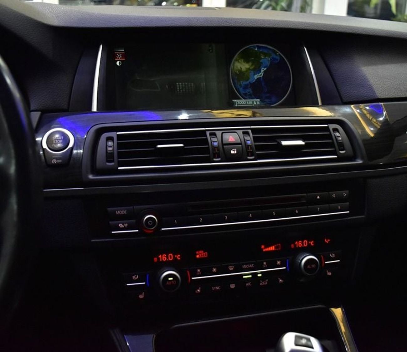 بي أم دبليو 550i EXCELLENT DEAL for our BMW 550i M-Kit ( 2015 Model ) in White Color Japanese Specs