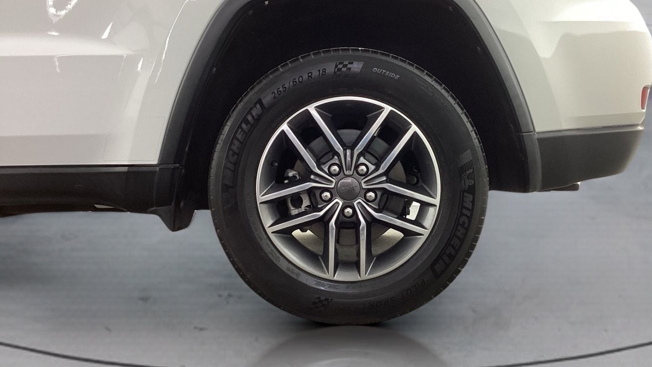 Jeep Grand Cherokee LAREDO | Guaranteed Warranty | 0 Down Payment