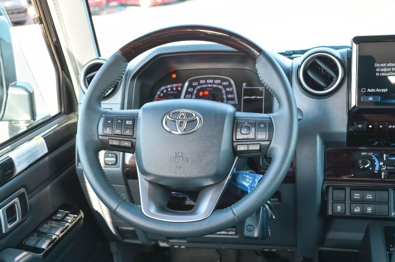 Toyota Land Cruiser 70 TOYOTA LAND CRUISER 76 2.8L 4WD SUV 2025