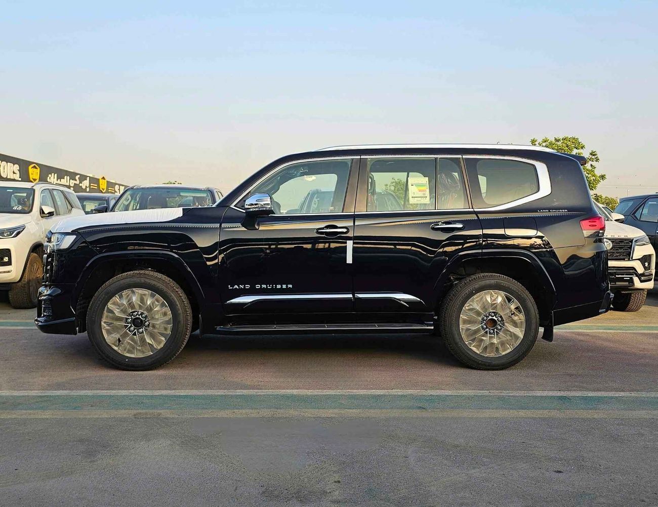 Toyota Land Cruiser LC300 VXR-Z | 3.3L V6 DIESEL | HUD BIG DVD | JBL EXCLUSIVE | HEADUP (CODE # VXR-Z)
