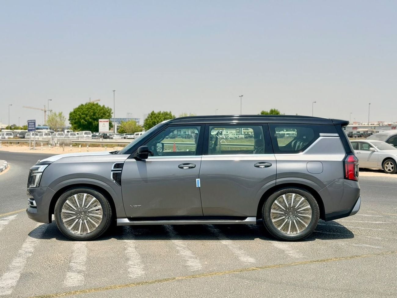 Nissan Patrol LE PLATINUM CITY 2026 NISSAN PATROL 3.5T Platinum - Grey / Red