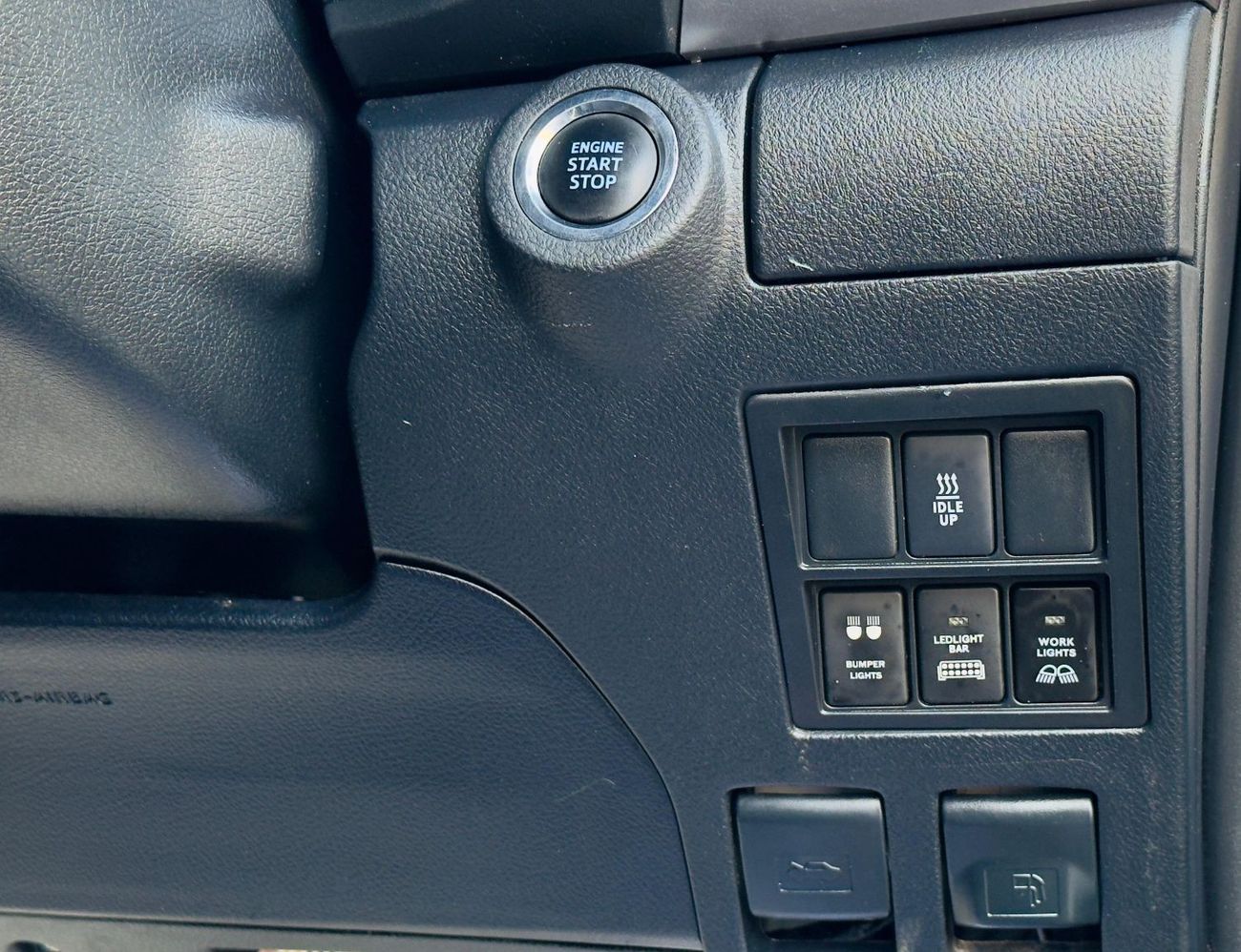 Toyota Hilux CUSTOM CANVAS CANOPY | SMART CAB | RHD | 2017 | 2.8L DIESEL ENGINE | MANUAL TRANSMISSION | AIR SNORK