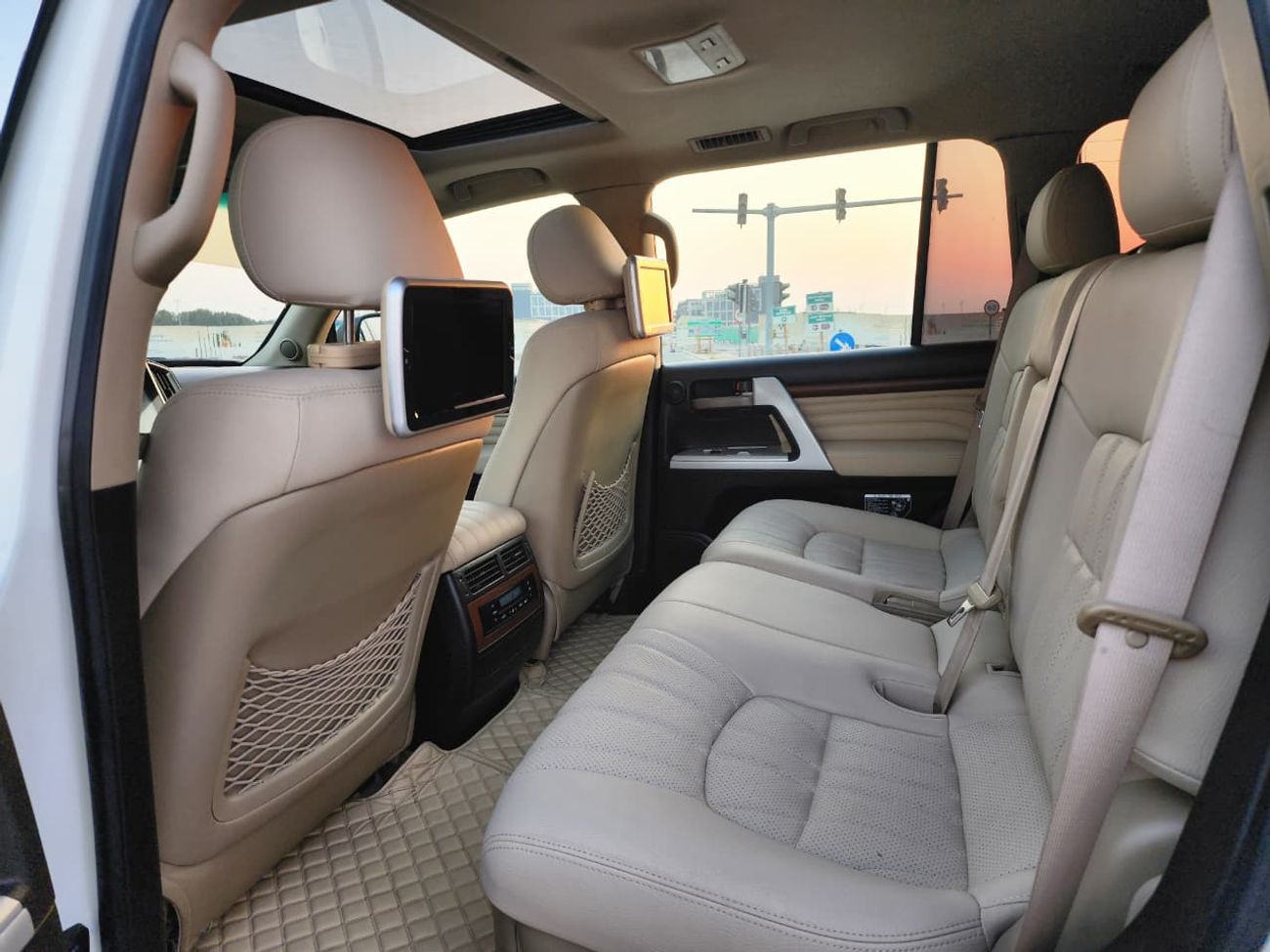 Toyota Land Cruiser VXR MODEL 2010 FULL OPTION  UPGRADE 2021