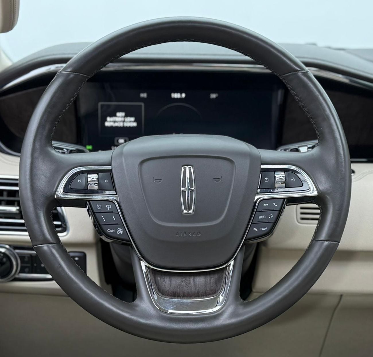 لينكولن نافيجاتور Presidential 3.5L 2021 Lincoln Navigator Presidential, 2026 Lincoln Warranty + Service Pack, Low Km,