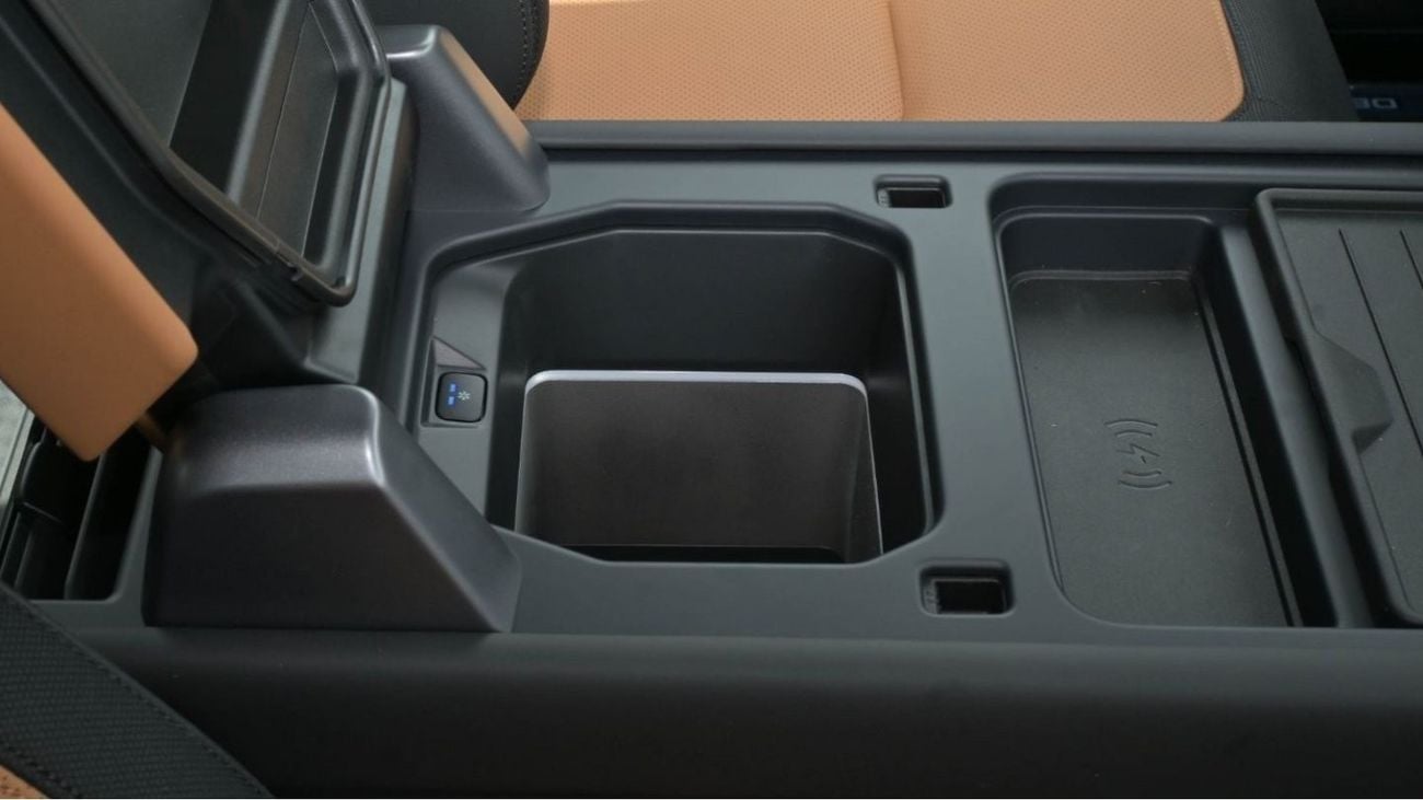 Land Rover Defender Land Rover Defender 110 HSE X-Dynamic P400 | Black Pack Edition - 7seat | 2024