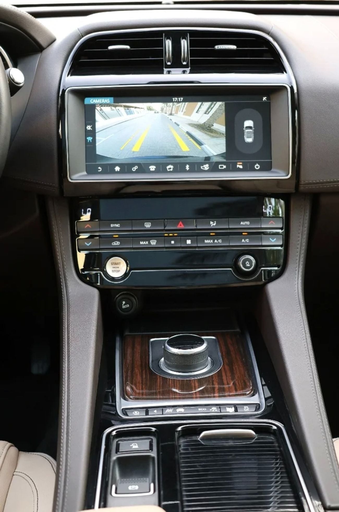 Jaguar F-PACE 25T