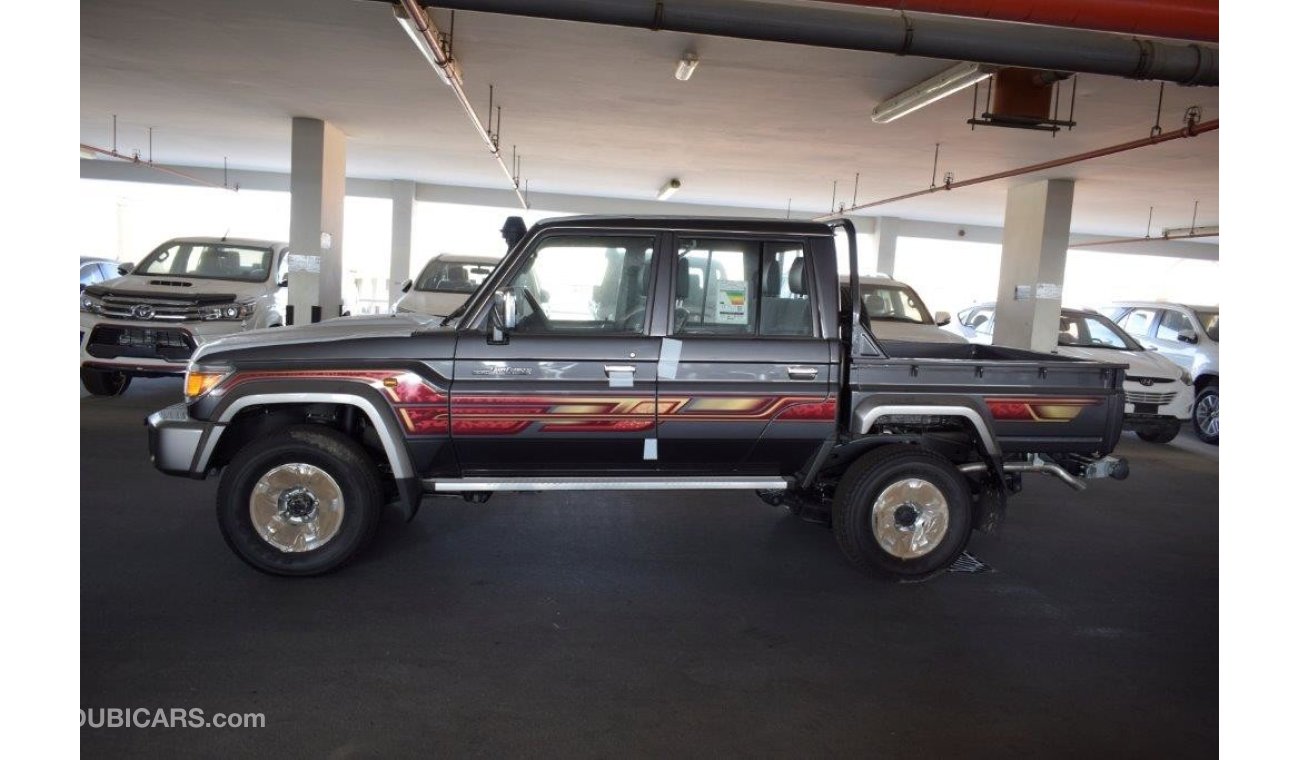 Toyota Land Cruiser Pick Up 79 Double Cab DELUX V8 4.5l Turbo Diesel 6 Seat Manual Transmission