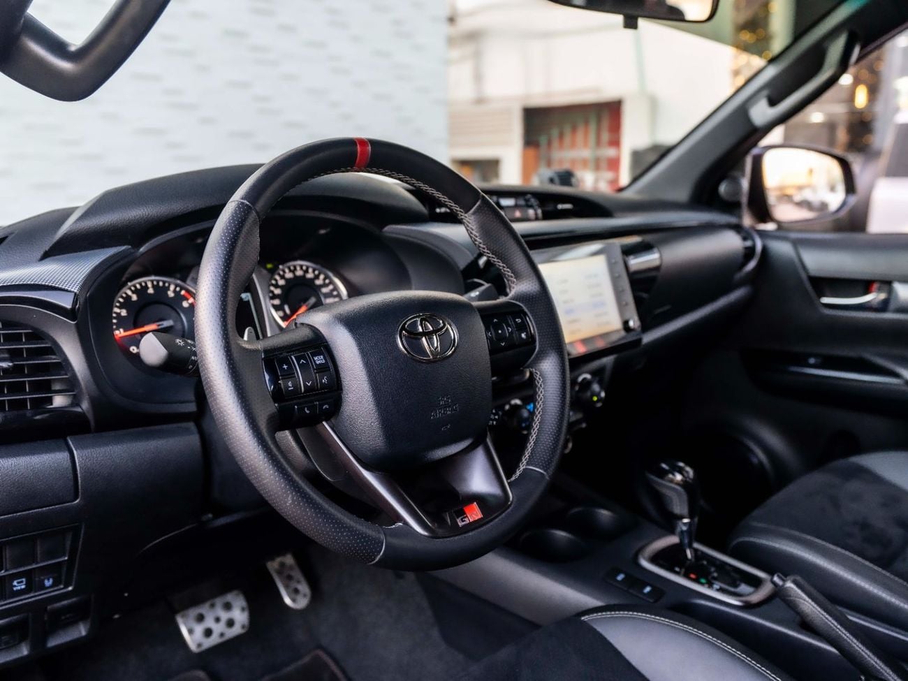 Toyota Hilux GR SPORT